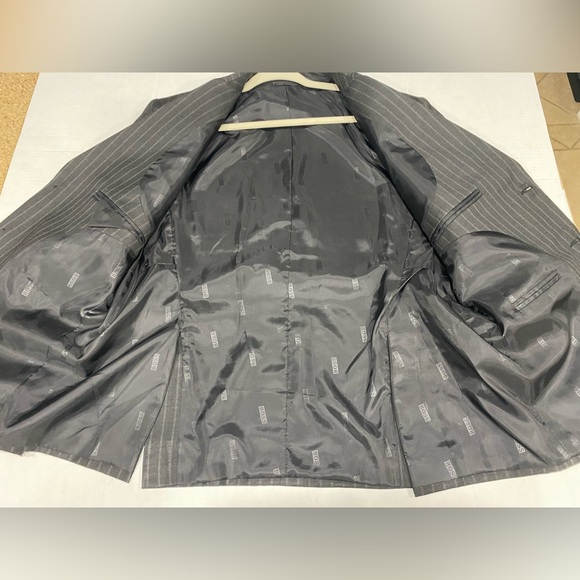 Hugo Boss US Black Pinstripe 2 Pc Suit Jacket And Pants Measurements In Pics - Picture 3 of 13